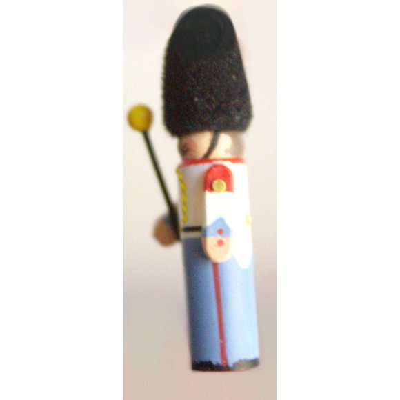VTG 1995 Hallmark Keepsake Ornament Miniature Clothespin Soldier Collector Serie - Picture 8 of 16